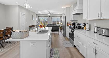 NEW Four Bedroom Nashville Downtown house to enjoy 2 mins to Broadway.