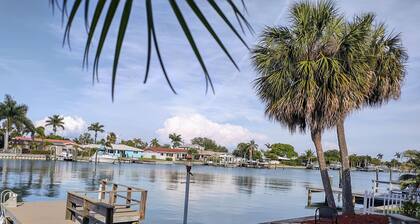 Amazing 1B/1B Waterview, main level Apt. AS3