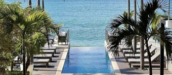 Front Beach Charming Zen Apartment