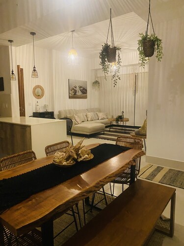 Front Beach Charming Zen Apartment