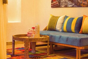 Suite Royal, 1 cama de matrimonio grande, terraza, vistas al jardín | Ropa de cama de alta calidad, colchones viscoelásticos, minibar