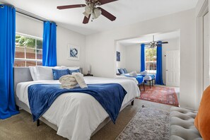 6 slaapkamers, een bureau, een strijkplank/strijkijzer, reisbedje