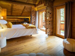 5 bedrooms, iron/ironing board, WiFi, bed sheets - Chalet Ourson du Passieu - heart of nature alpine holiday - OVO Network (Saint-Nicolas-la-Chapelle)