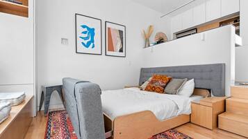 Bügeleisen/Bügelbrett, Reisekinderbett, kostenloses WLAN, Bettwäsche