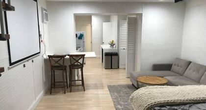 Cozy Cottage in the Heart of Downtown Delray