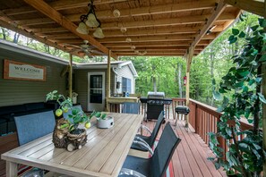 屋外ダイニングエリア