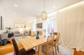 Dining - GuestReady - La Petit Maison in Setubal (Setúbal)