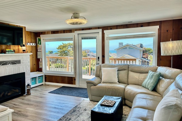 Smart TV, fireplace, computer monitors