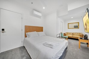 1 bedroom, WiFi, bed sheets