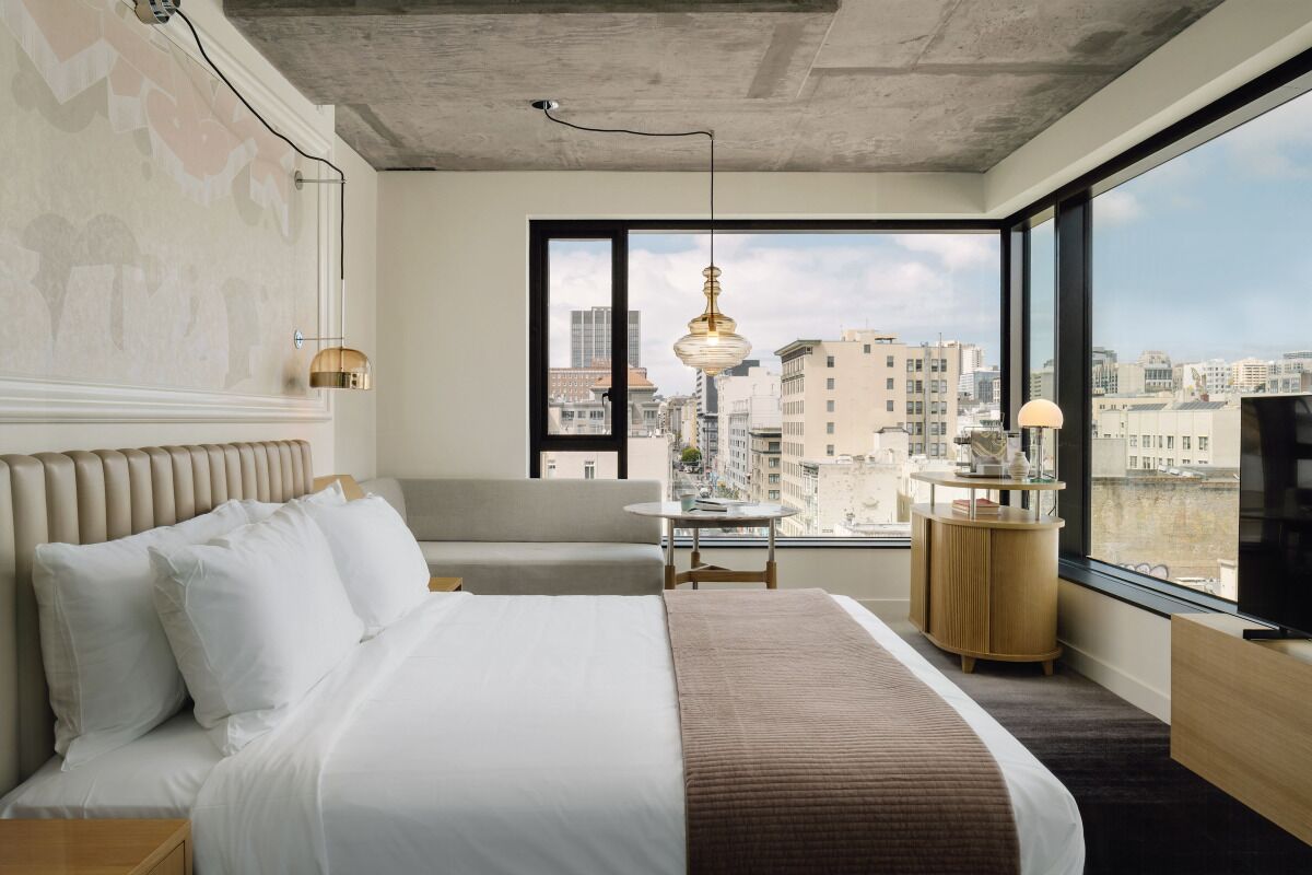 Pet-friendly Skyline Corner Studio at The Line San Francisco, Minutes to Pier39!