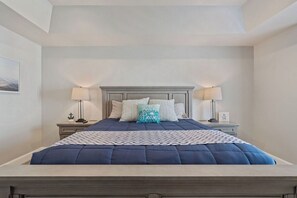 4 bedrooms, desk, travel cot, free WiFi
