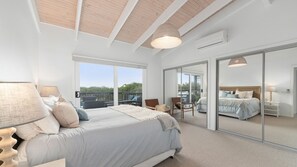 4 bedrooms, Internet, bed sheets - Skyview with Heated Pool and Views (Blairgowrie)