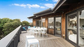 Outdoor dining - Skyview with Heated Pool and Views (Blairgowrie)