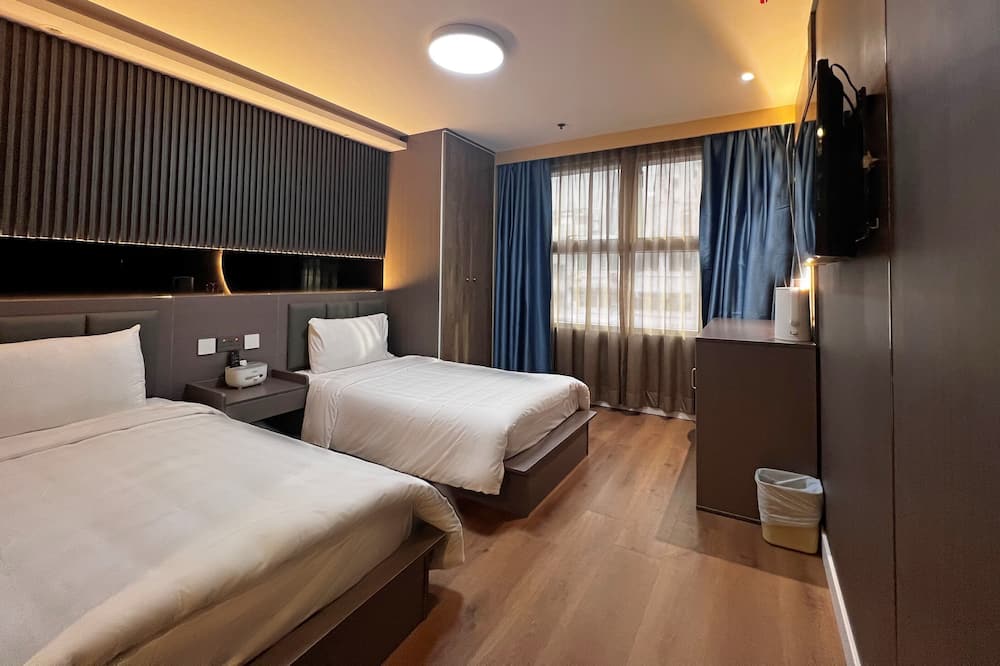 Hennessy Hotel