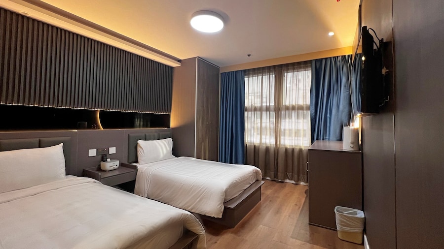 Hennessy Hotel