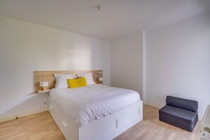 1 室のベッドルーム、インターネット、ベッドシーツ