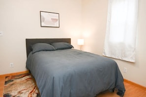 2 bedrooms, desk, iron/ironing board, free WiFi