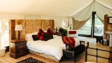 Superior Tent | Down duvets, individually decorated, individually furnished