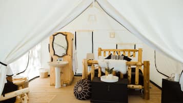 Casa de árbol | Edredón, decoración personalizada y muebles diferentes