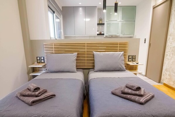 Iron/ironing board, WiFi, bed sheets
