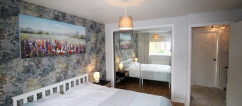 3 Bed Detached - 3 Bathrooms - Parking - Quiet