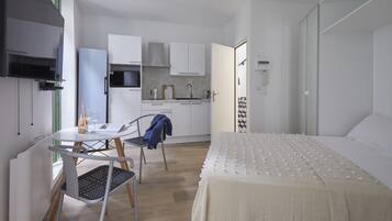 Fer et planche Ă repasser, Wi-Fi, draps fournis