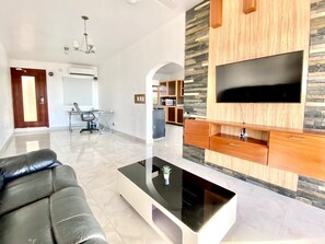 TV - Inviting 2-Bed Apartment in Cofresi (Cofresi, Puerto Plata)