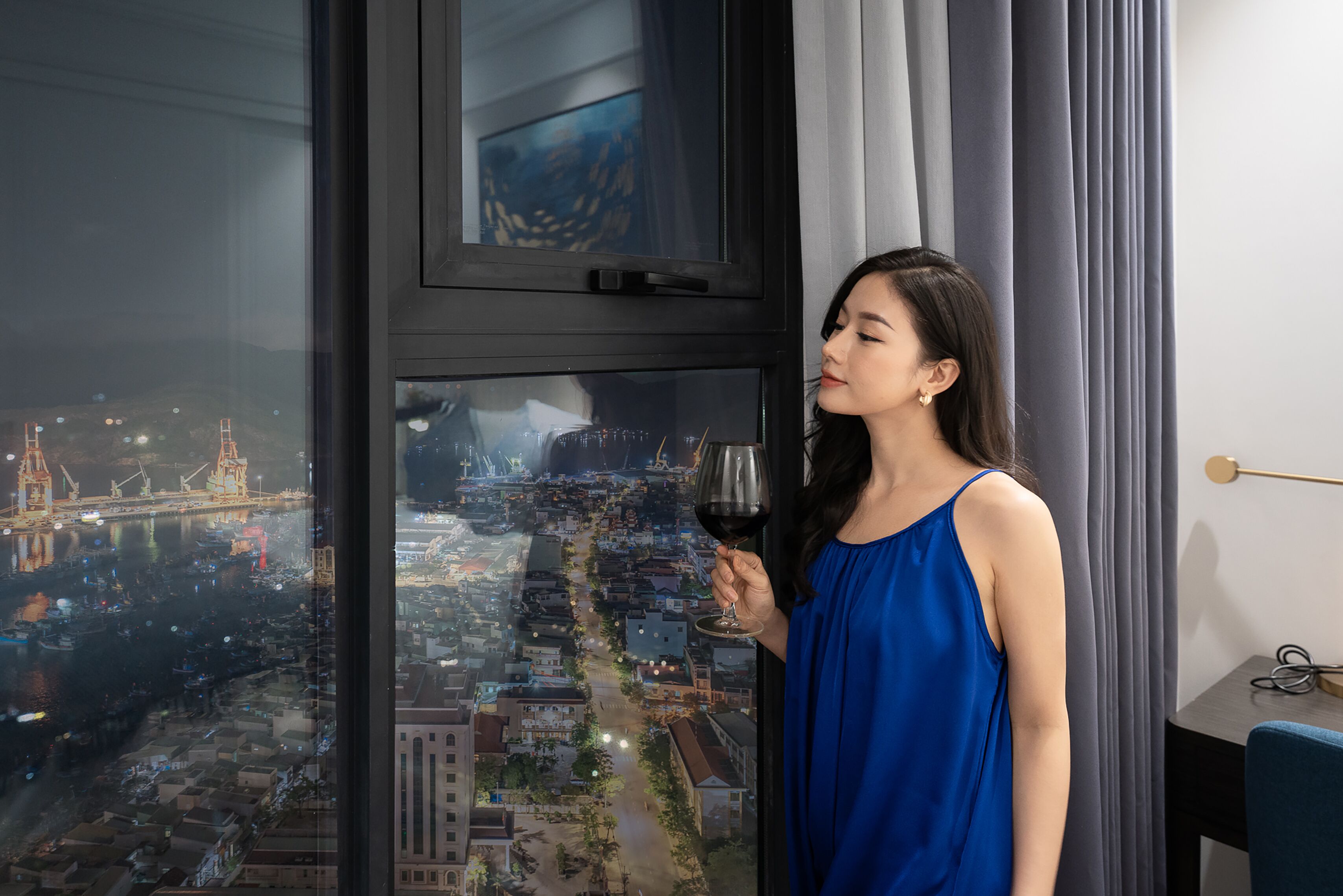 ซูพีเรียอพาร์ทเมนท์, 2 ห้องนอน, วิวท่าเรือ, ติดภูเขา | มินิบาร์ฟรีบางอย่าง, พื้นที่ทำงานแบบใช้แล็ปท็อป, ผ้าม่านกันแสง
