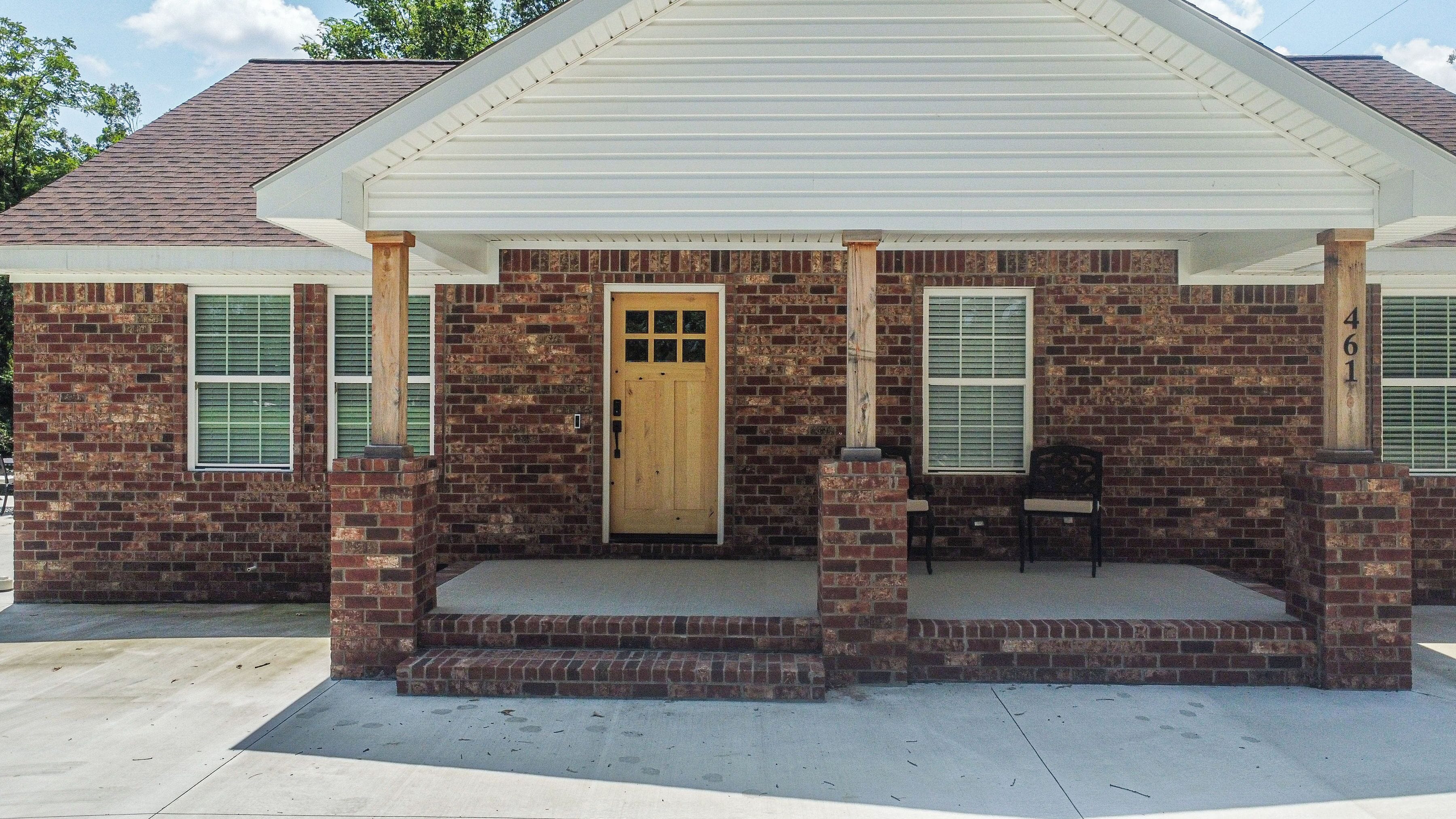 NEW BUILD!- Lakeway Getaway- within minutes of local marina. Pet friendly!