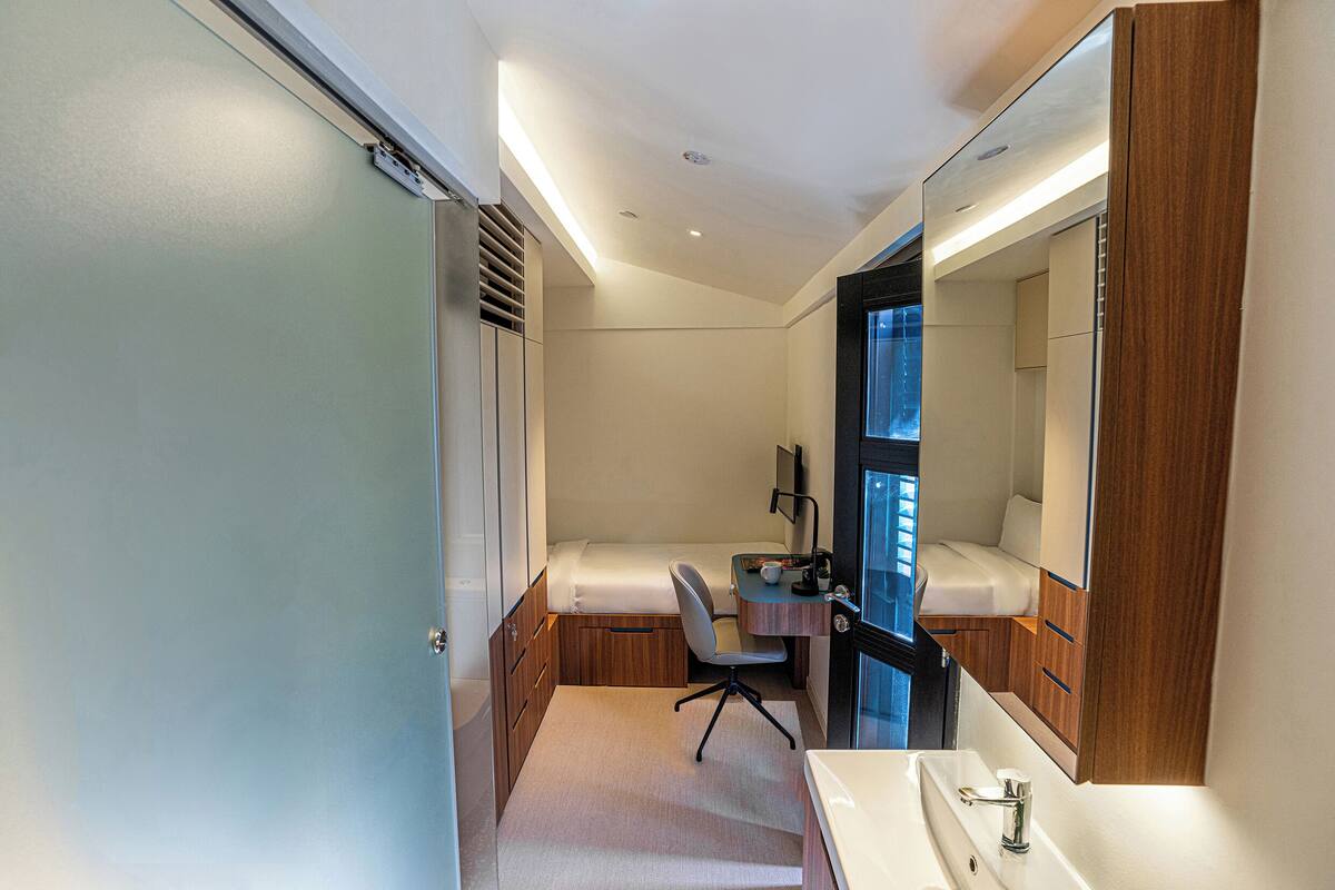 Single Room | Desk, laptop workspace, WiFi (free), bed sheets