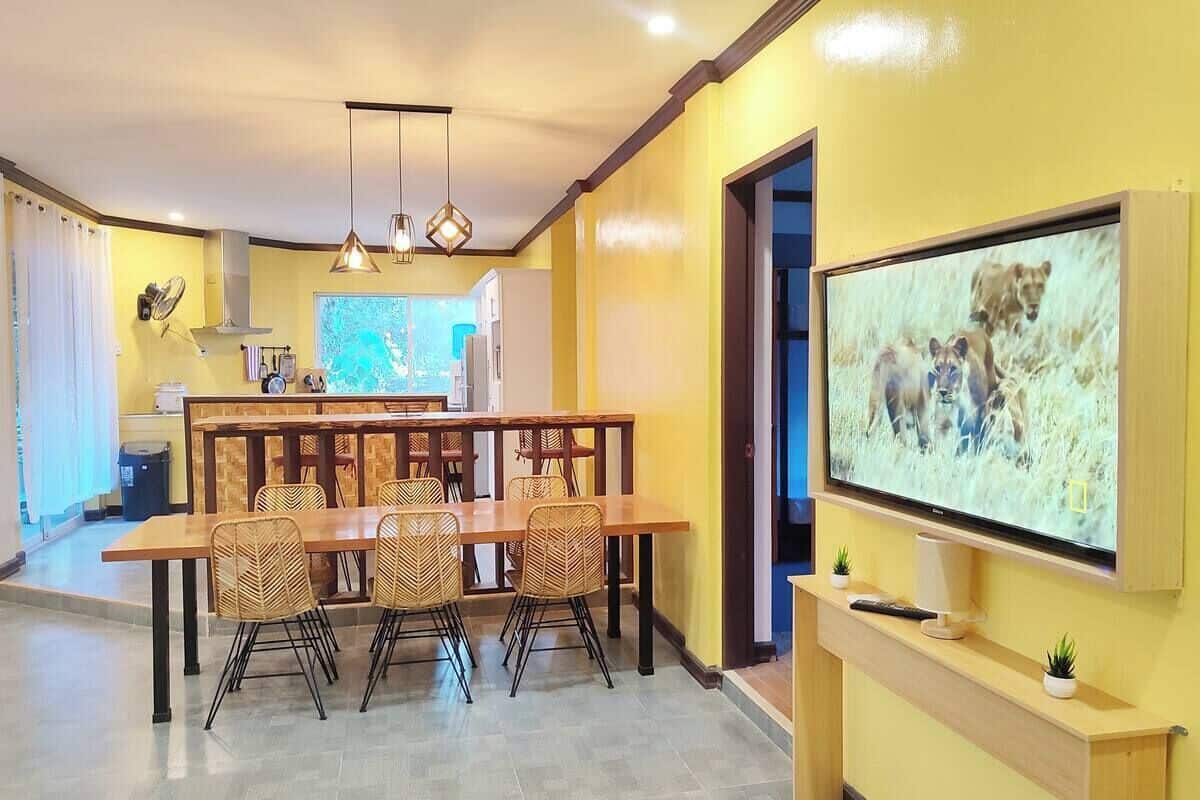 4-Bedroom Private Villa | 客廳