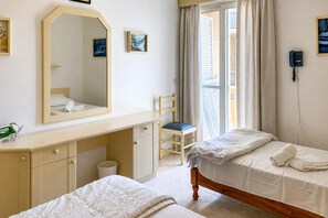 2 bedrooms, iron/ironing board, free WiFi, bed sheets - Seafront apartment in Gozo, Marsalforn, Marsalforn Iz-Zebbug Gozo, Malta (Marsalforn Iz-Zebbug Gozo)
