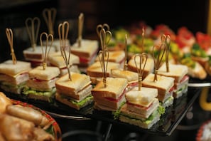 Free daily buffet breakfast  - Salute Premium Hotel & Spa (Hanoi)