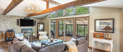 TV, fireplace, stereo