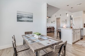 Dining - Dog-friendly ocean view home with an enclosed yard, washer/dryer, & central AC (Rockport)