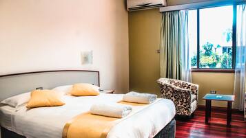 Superior Double Room, 1 Katil Raja (King), Non Smoking | Langsir/tirai gelap terus, seterika/papan seterika, Wi-fi percuma