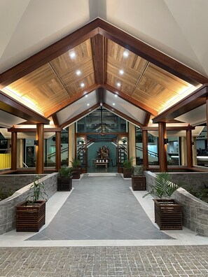 Front of property - Lae International Hotel (Lae)