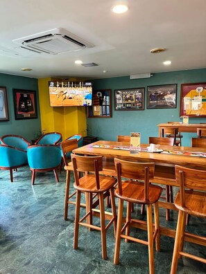 Sports bar