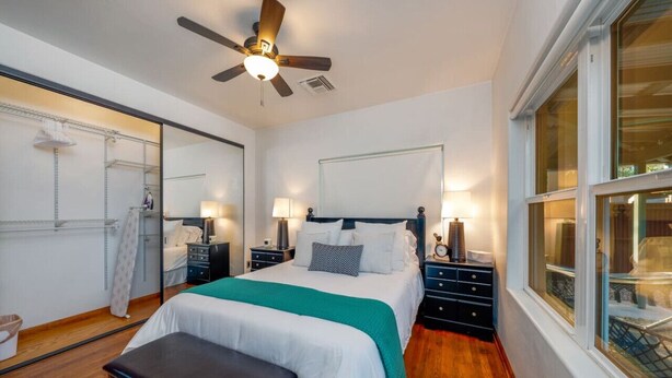 2 bedrooms, desk, iron/ironing board, travel crib