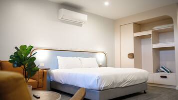 Standard Double Room | Individually furnished, desk, iron/ironing board, free WiFi