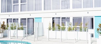 Peninsula Hotel Motel