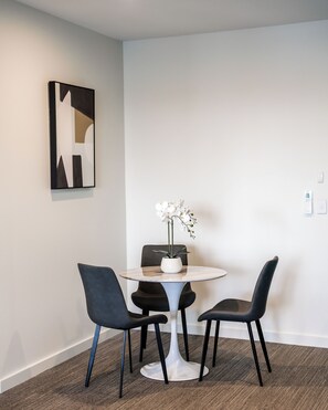 Deluxe Suite | Living area