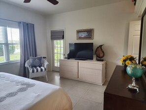 2 bedrooms, iron/ironing board, free WiFi, bed sheets - Centrally located Beautiful First  Floor 2/2 Condo w/ Garage minutes from Beach! (Naples)