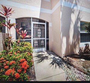 Exterior detail - Centrally located Beautiful First Floor 2/2 Condo w/ Garage minutes from Beach! (Naples)