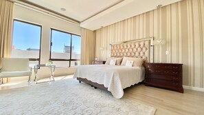 6 bedrooms, iron/ironing board, WiFi, bed sheets - 6 bedroom private vacation home in berea (Berea)