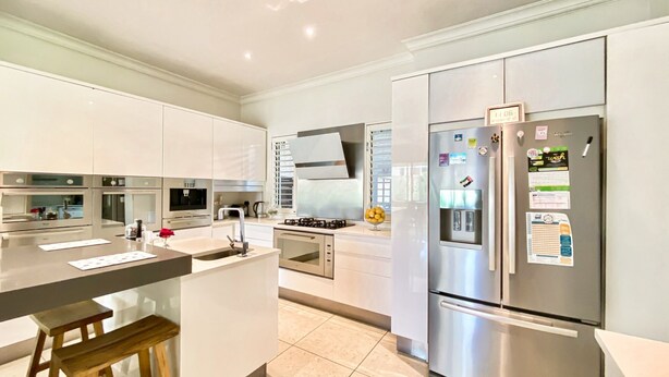 Private kitchen - 6 bedroom private vacation home in berea (Berea)