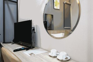 Habitación doble superior | Minibar, decoración personalizada, muebles diferentes y escritorio 