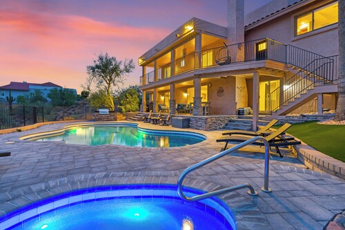 Five Palms ★Scenic Mountain View's-Heated Pool-Spa-Balcony-Spacious★