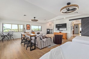4 chambres, fer et planche à repasser, lit parapluie, Wi-Fi gratuit