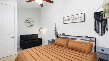 1 soveværelse, skrivebord, strygejern/strygebræt, Wi-Fi